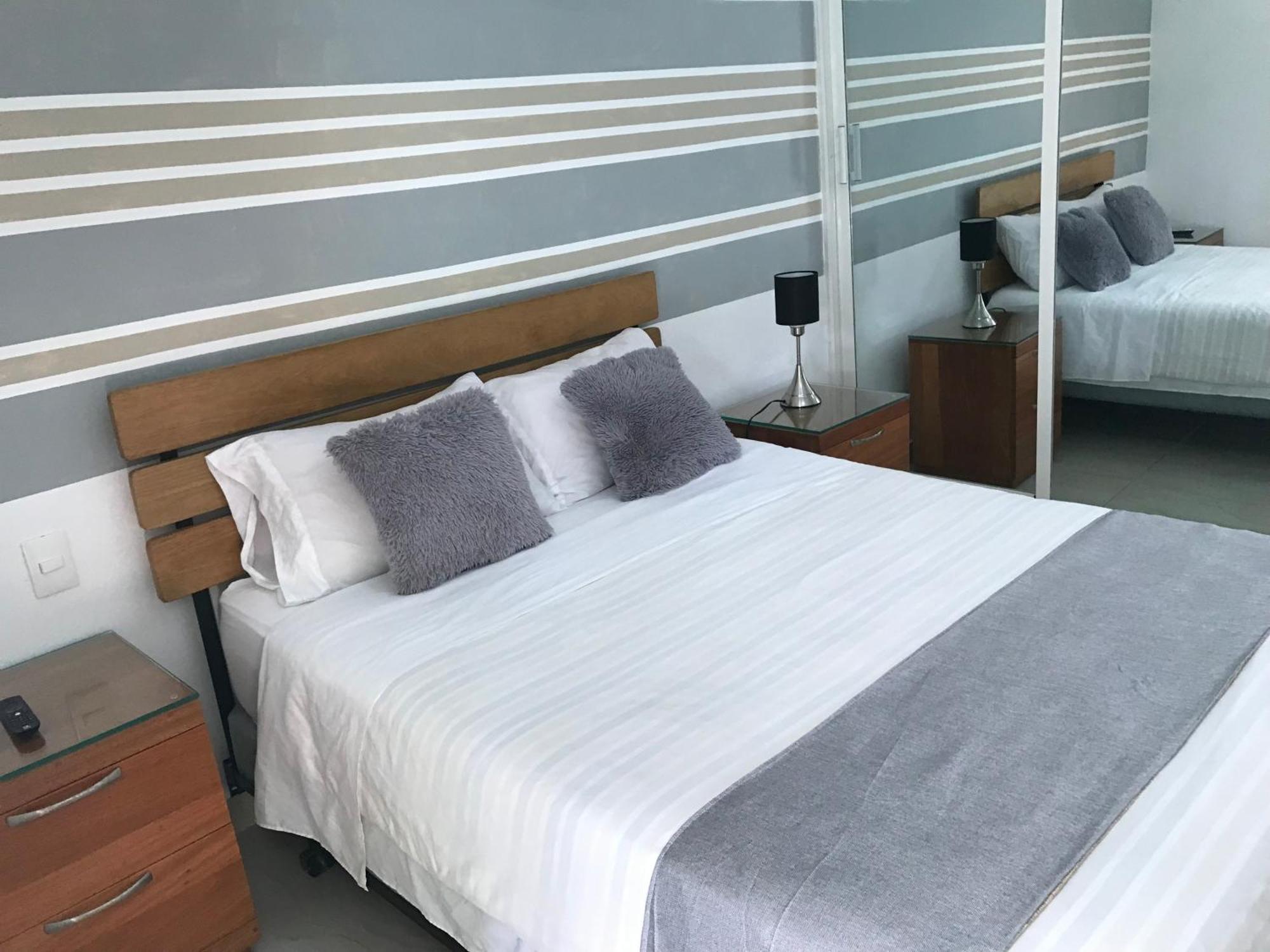 Centro De Santiago Hotel Сантяго де лос Кабайерос Екстериор снимка