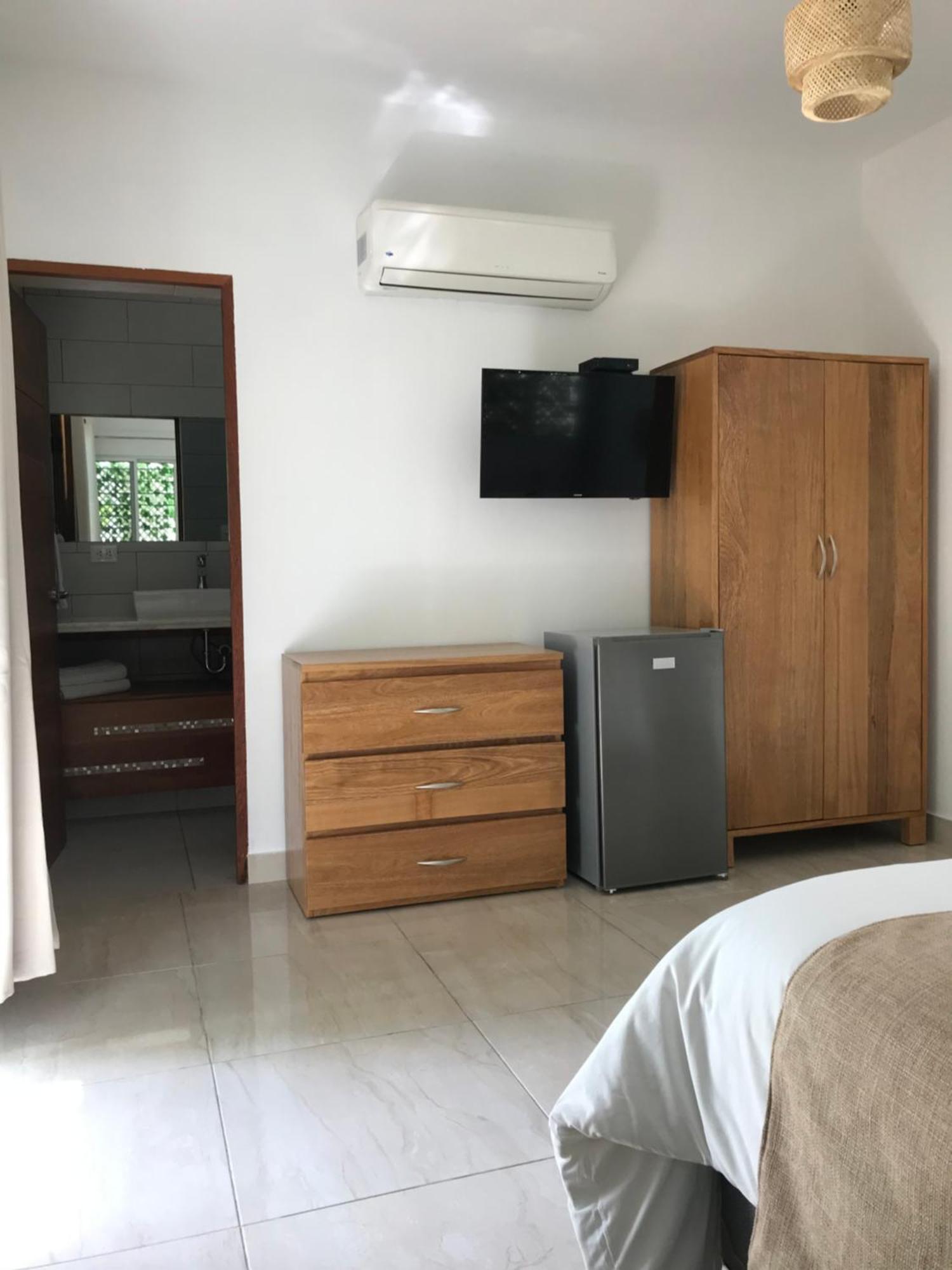 Centro De Santiago Hotel Сантяго де лос Кабайерос Екстериор снимка