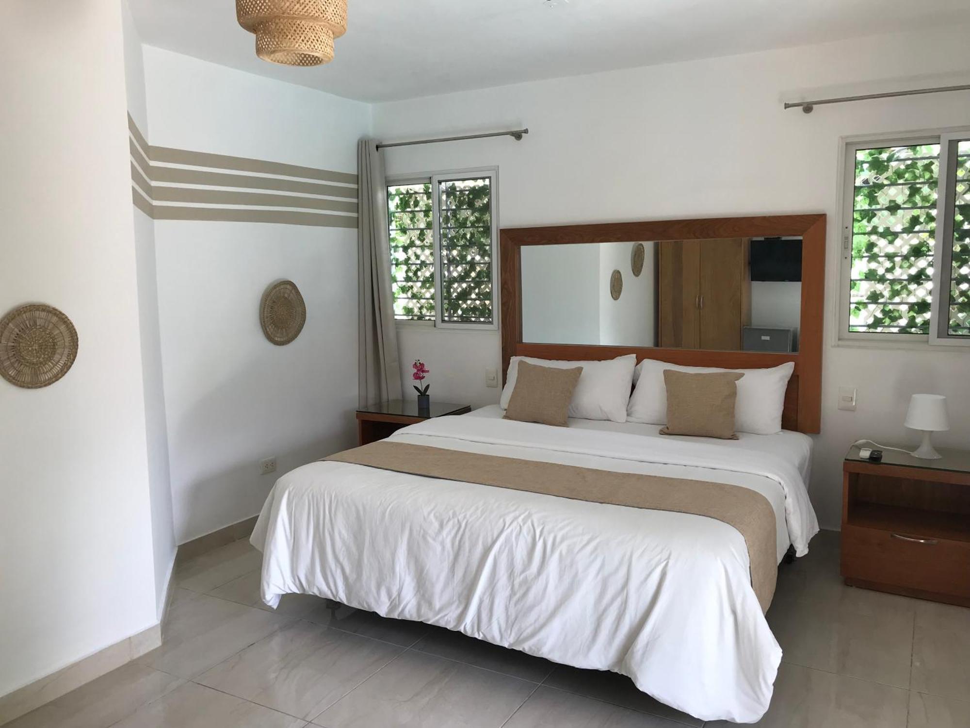 Centro De Santiago Hotel Сантяго де лос Кабайерос Екстериор снимка