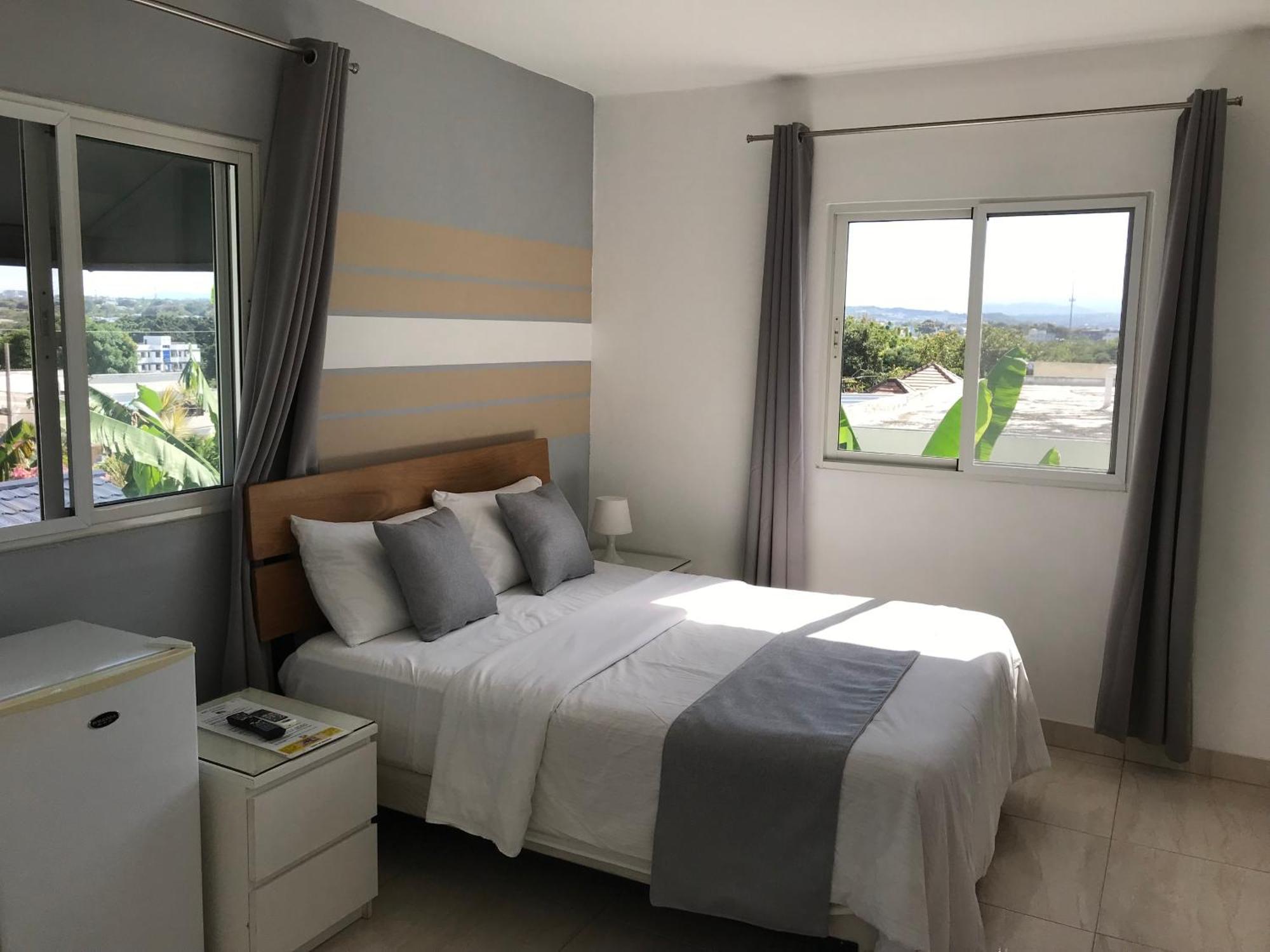 Centro De Santiago Hotel Сантяго де лос Кабайерос Екстериор снимка