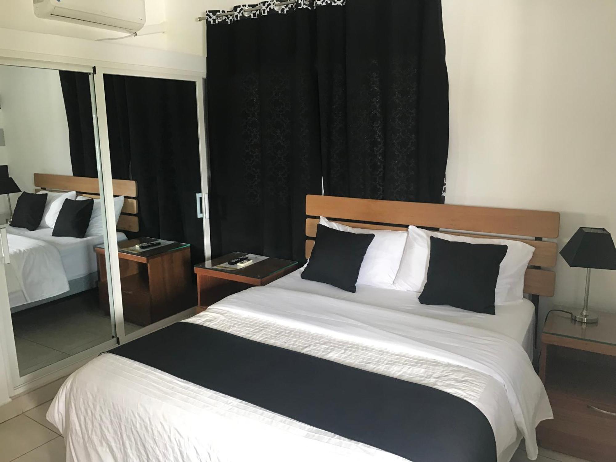 Centro De Santiago Hotel Сантяго де лос Кабайерос Екстериор снимка